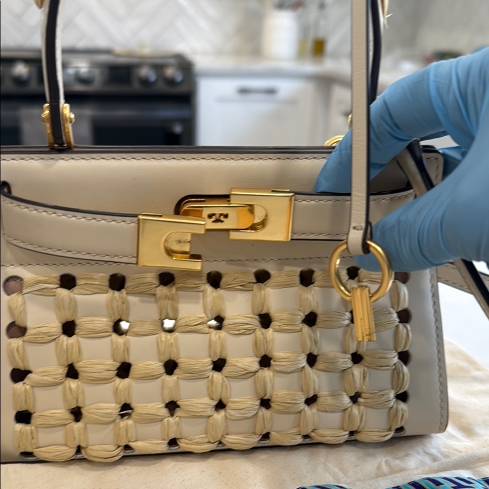 NWOT Tory Burch Lee Radziwill Raffia Punch Petite Bag - Picture 7 of 12